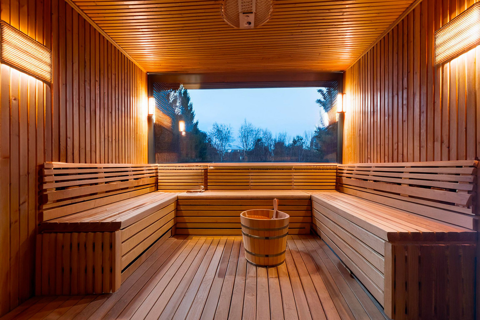 Панорамные окна в баню в Конаково